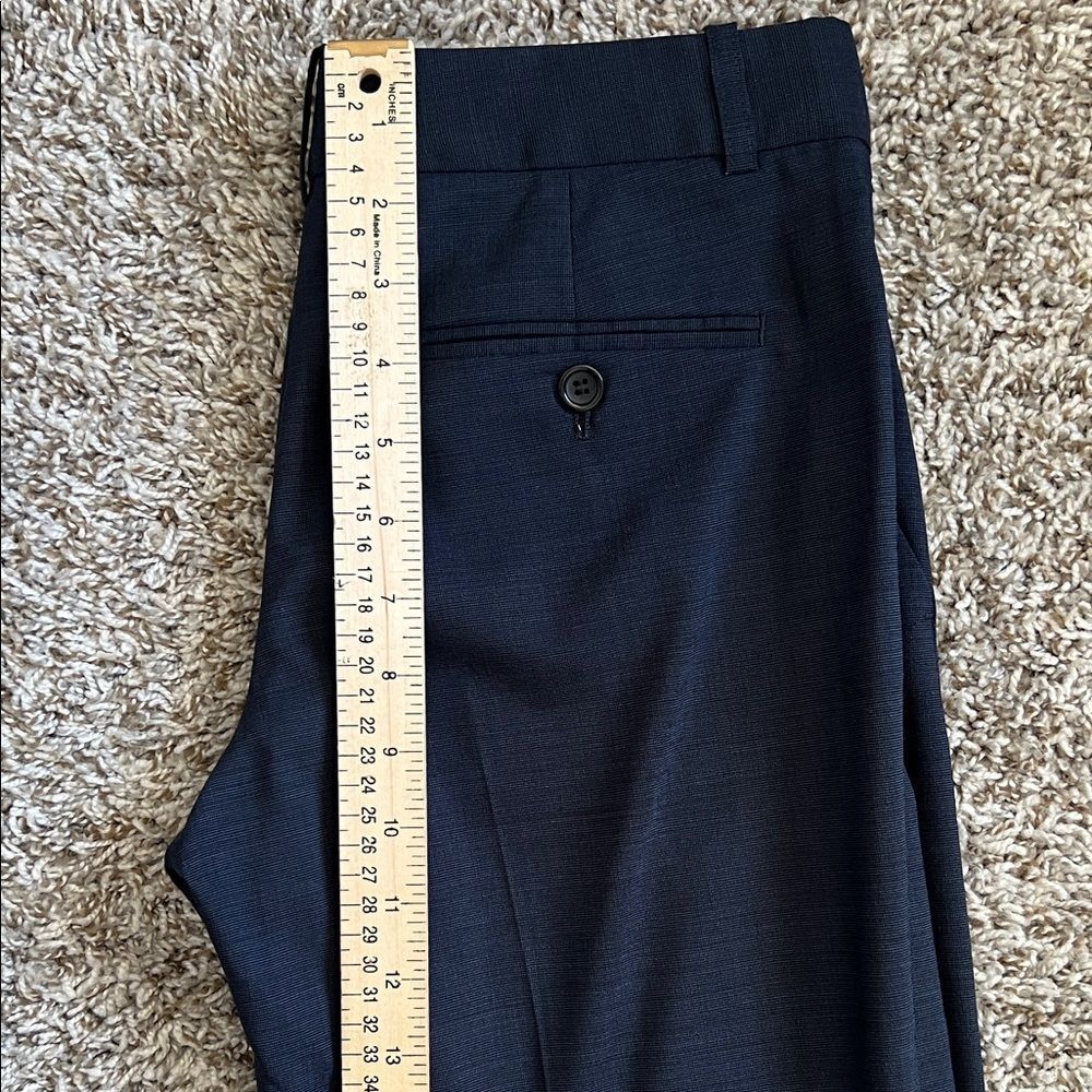 Like New! THEORY Wool Blend Straight Leg Full Length Trouser in Navy in Size 0 - Picture 5 of 11